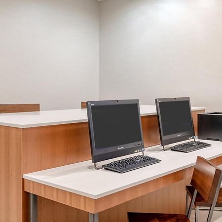 Holiday Inn Express Hotel & Suites Ottawa Airport By Ihg Dış mekan fotoğraf