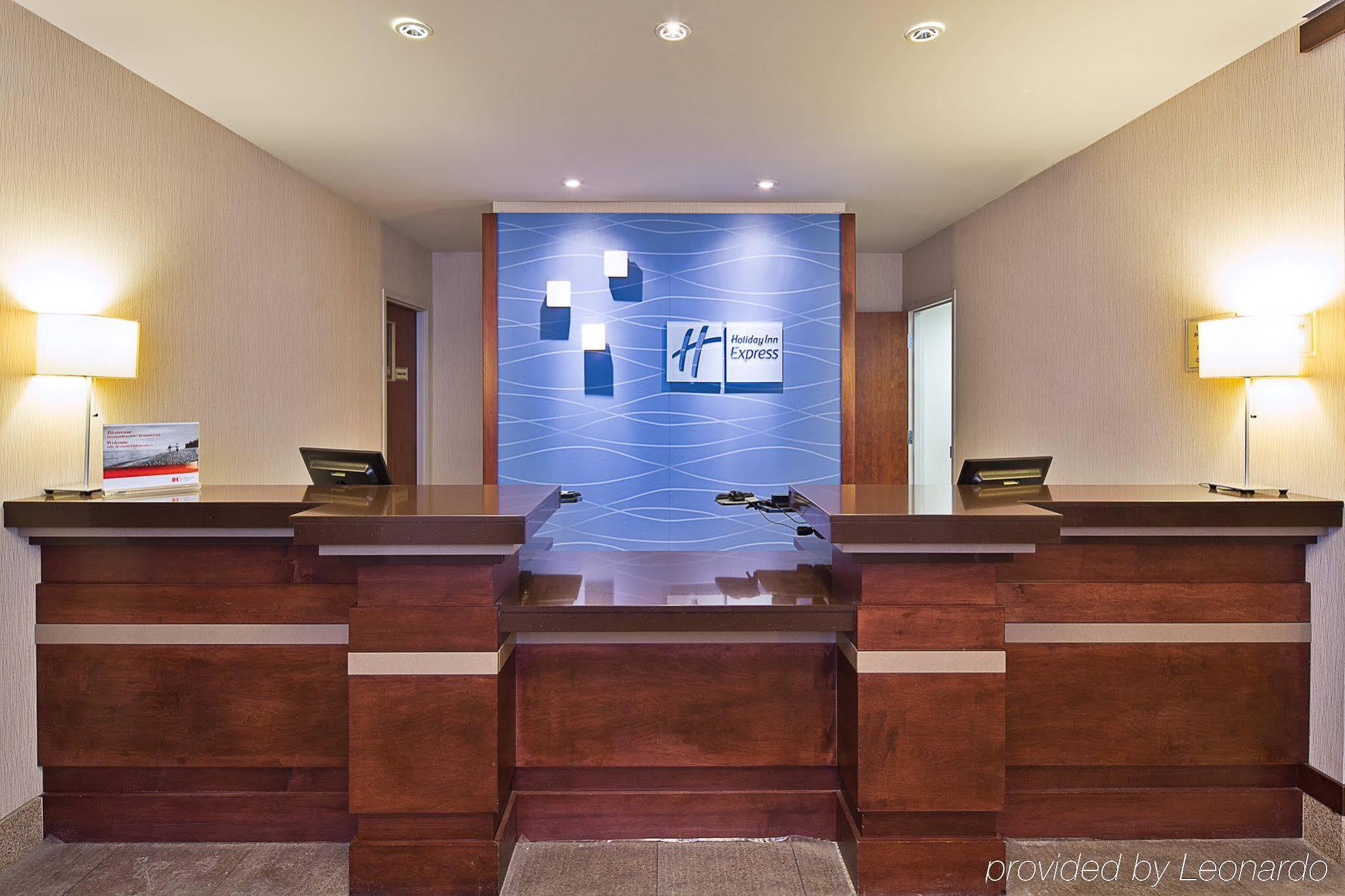 Holiday Inn Express Hotel & Suites Ottawa Airport By Ihg Dış mekan fotoğraf