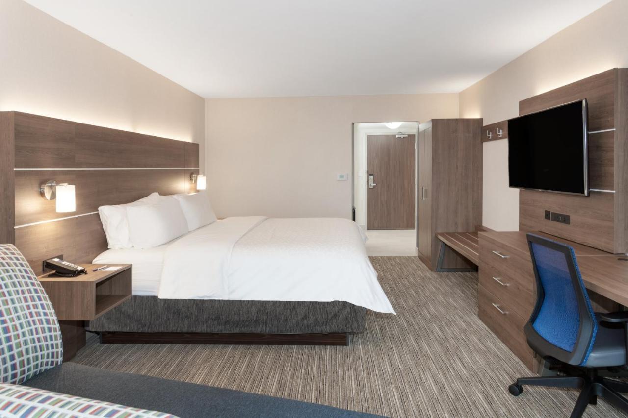 Holiday Inn Express Hotel & Suites Ottawa Airport By Ihg Dış mekan fotoğraf