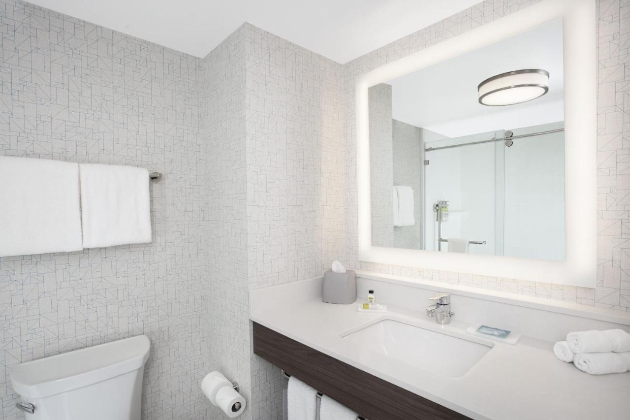 Holiday Inn Express Hotel & Suites Ottawa Airport By Ihg Dış mekan fotoğraf