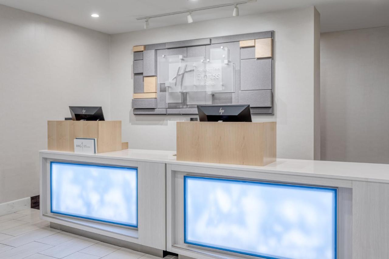 Holiday Inn Express Hotel & Suites Ottawa Airport By Ihg Dış mekan fotoğraf