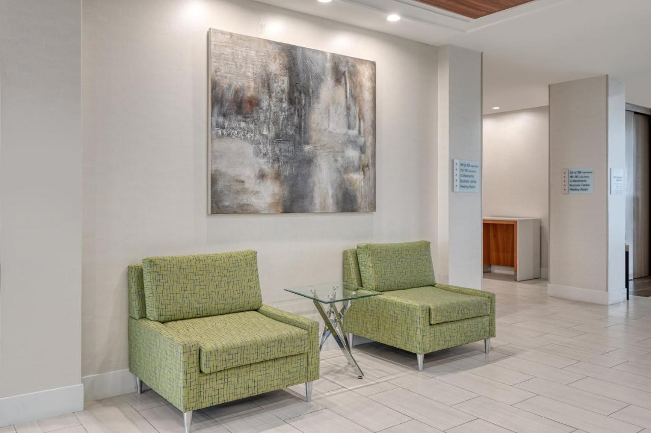 Holiday Inn Express Hotel & Suites Ottawa Airport By Ihg Dış mekan fotoğraf