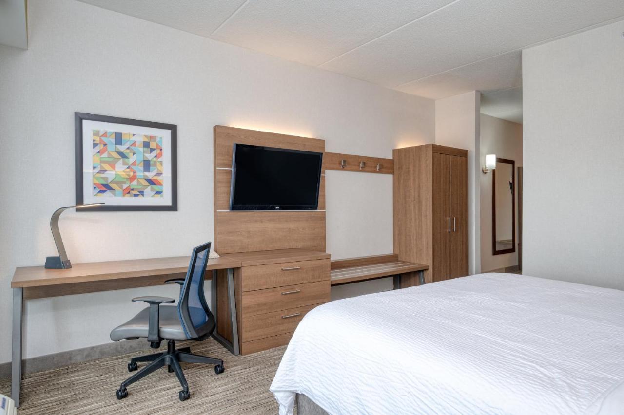 Holiday Inn Express Hotel & Suites Ottawa Airport By Ihg Dış mekan fotoğraf